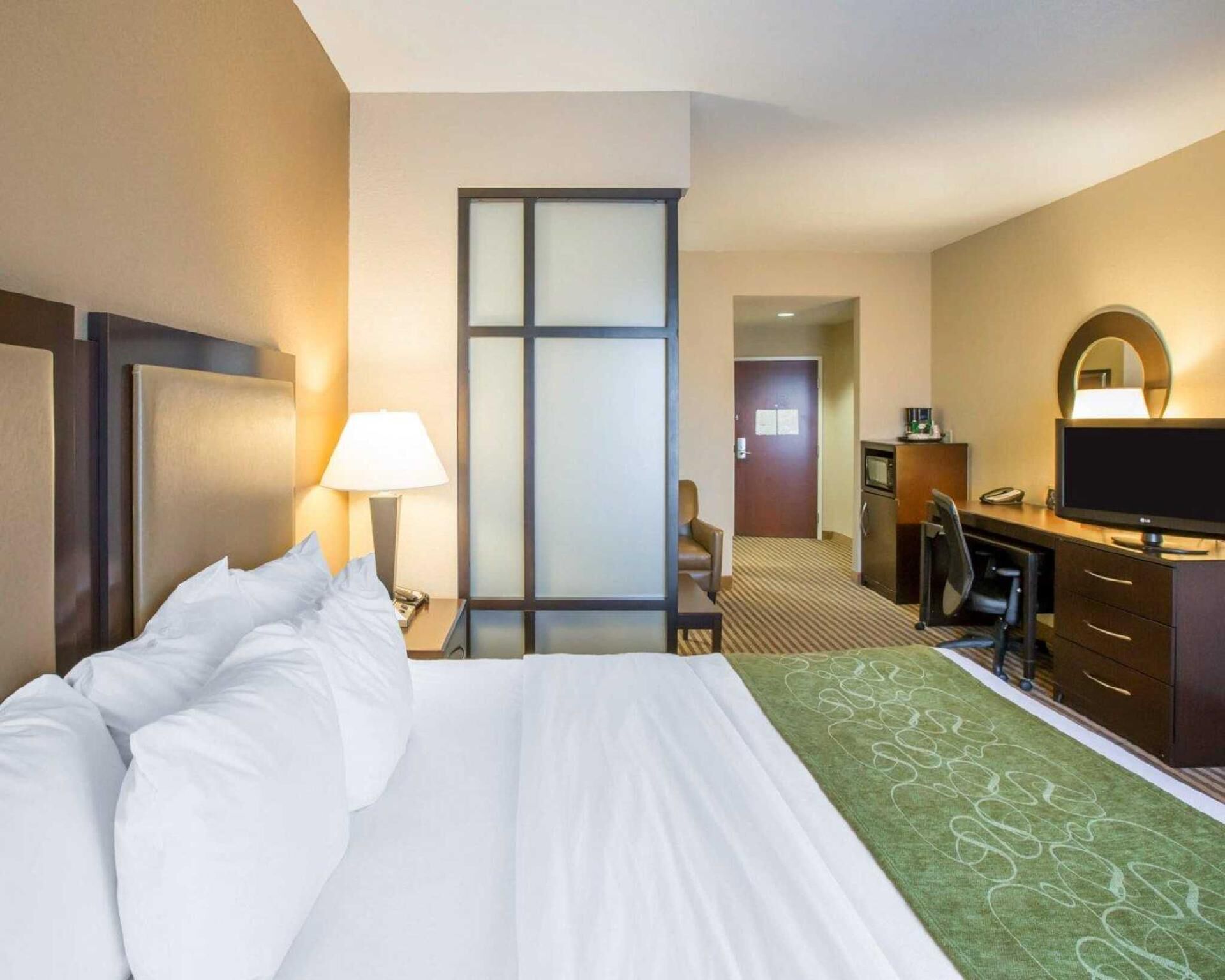 1 chambre, literie de qualité, coffre-fort, bureau