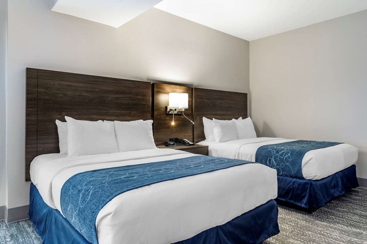 1 bedroom, premium bedding, in-room safe, desk