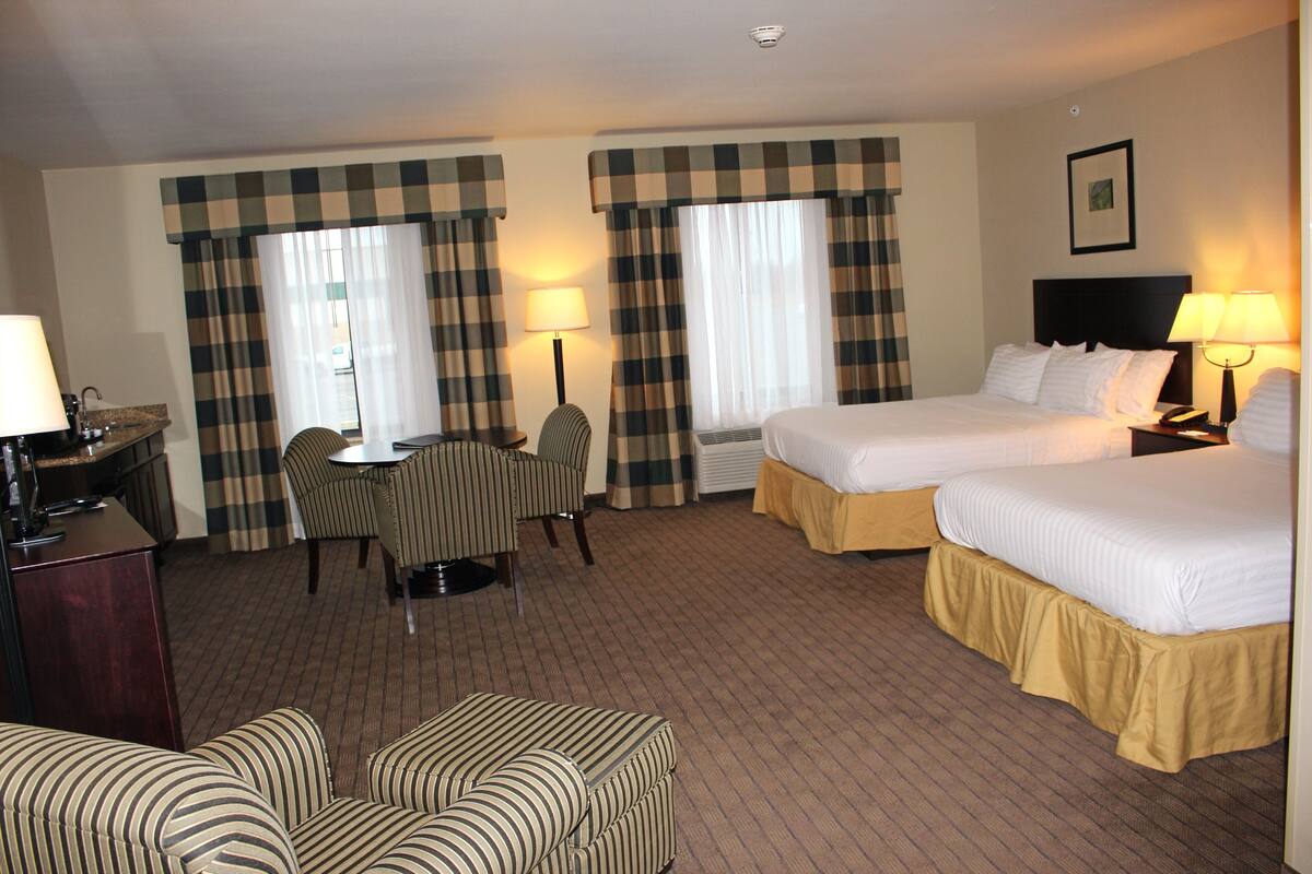 In-room safe, desk, iron/ironing board, free cots/infant beds
