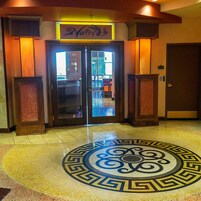 7 间餐厅，供应早餐、午餐和晚餐，美洲菜