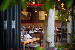 Lunch and dinner served - Qube Hotel Bergheim (Heidelberg)