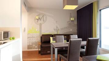 Appartement, 1 slaapkamer | Dineren op de kamer
