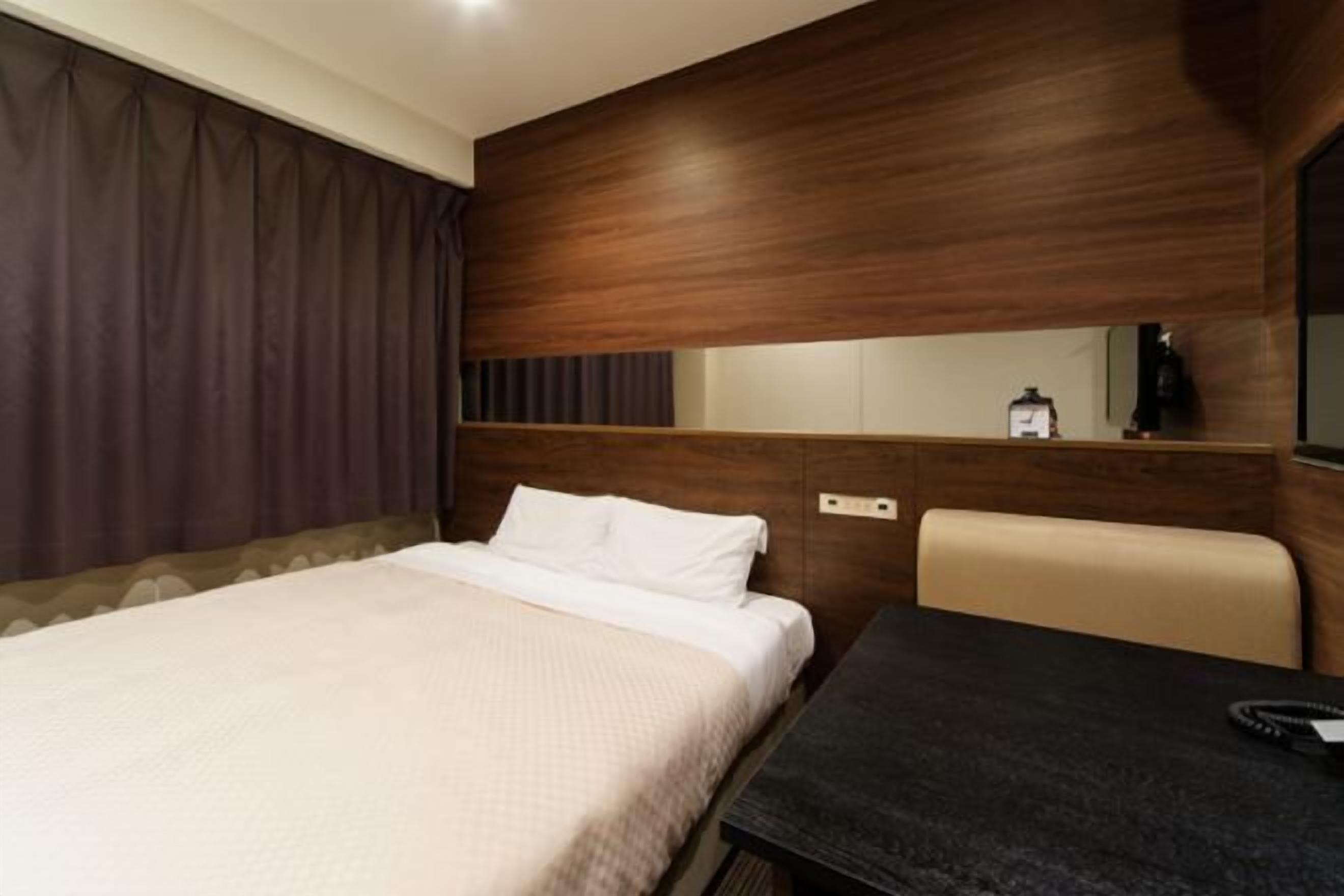 Desk, blackout drapes, free WiFi