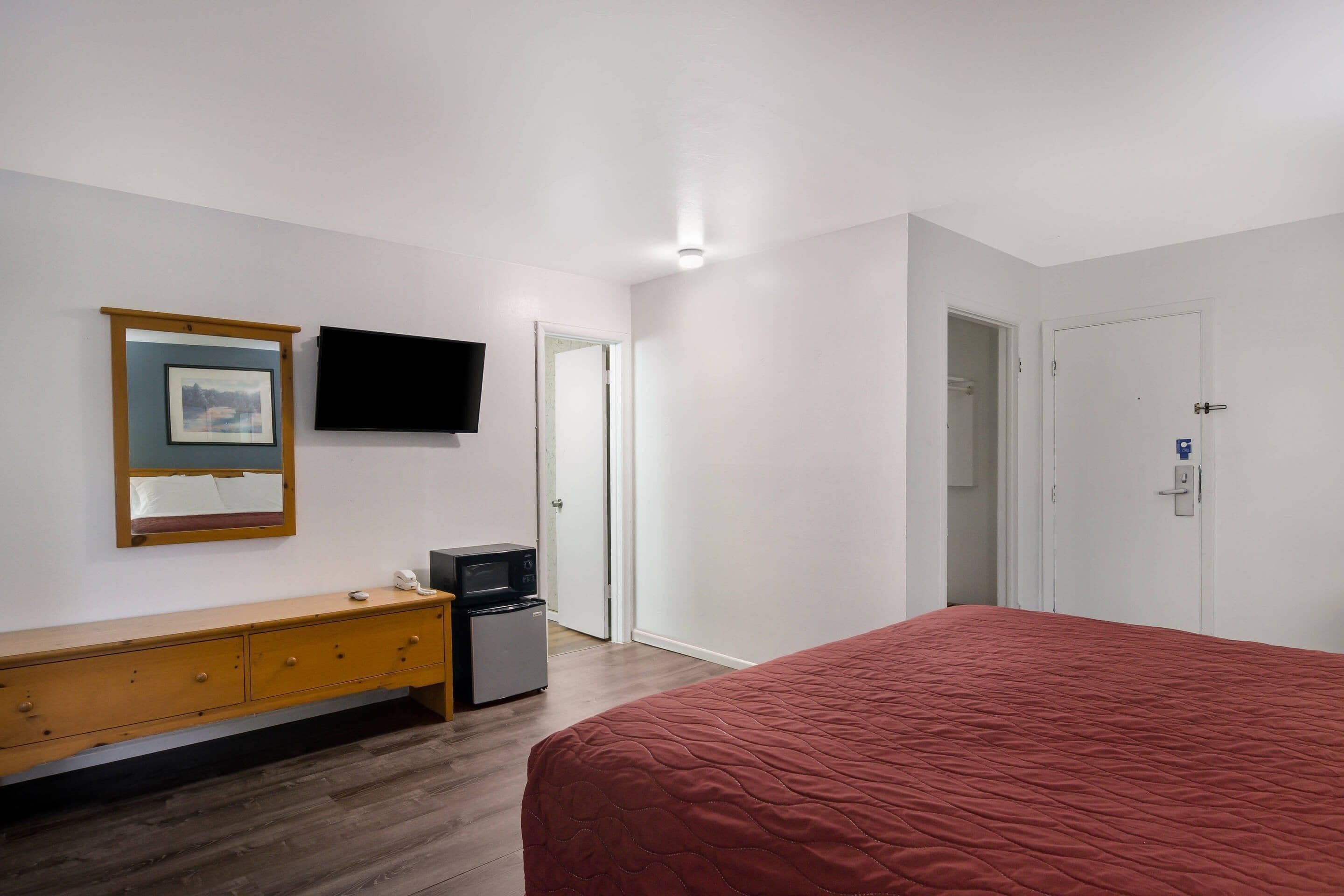 Standardrum - 1 kingsize-säng - icke-rökare | Egyptiska bomullslakan, sängtillbehör av högsta kvalitet och skrivbord