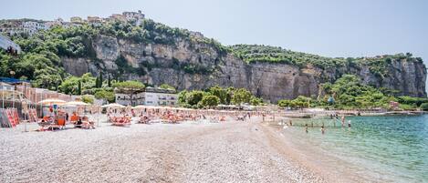 Plage privée, serviettes de plage, bar de plage