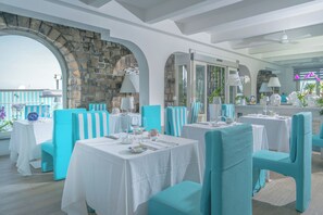 供应午餐和晚餐