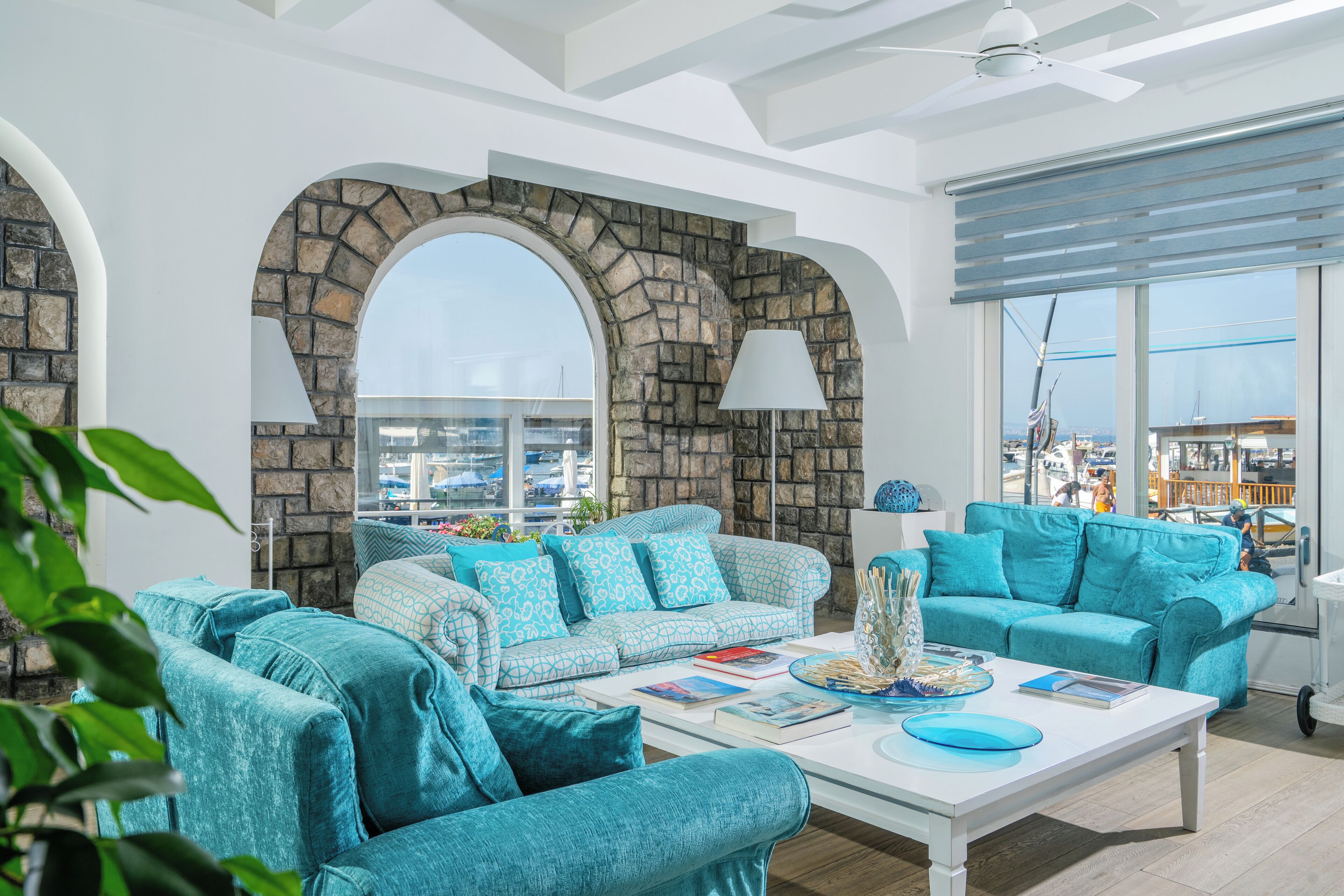 Coin salon dans le hall