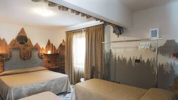 Zimmersafe, Schreibtisch, Bügeleisen/Bügelbrett, kostenloses WLAN