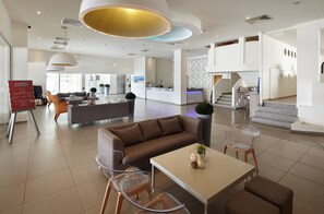 Lobby sitting area -  Melpo Antia Hotel & Suites (Ayia Napa)