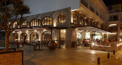 Melpo Antia Hotel & Suites
