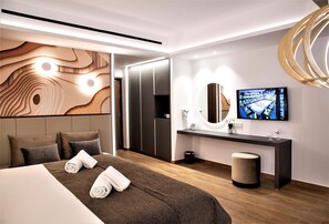 Habitación familiar con 1 cama doble o 2 individuales | Caja fuerte, sistema de insonorización, wifi gratis y ropa de cama