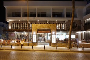 Exterior - Melpo Antia Hotel & Suites (Ayia Napa)