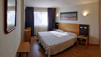 In-room safe, iron/ironing board