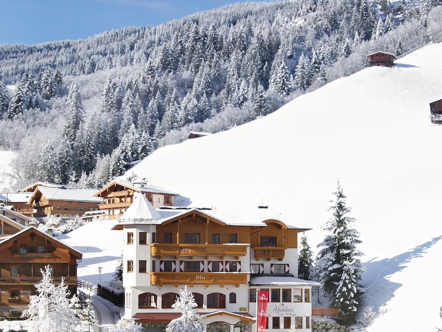 Vista frontal de la propiedad