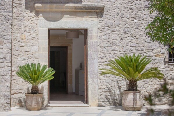 واجهة المنشأة