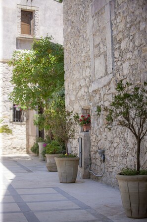 Courtyard - Il Carmine (Erice)