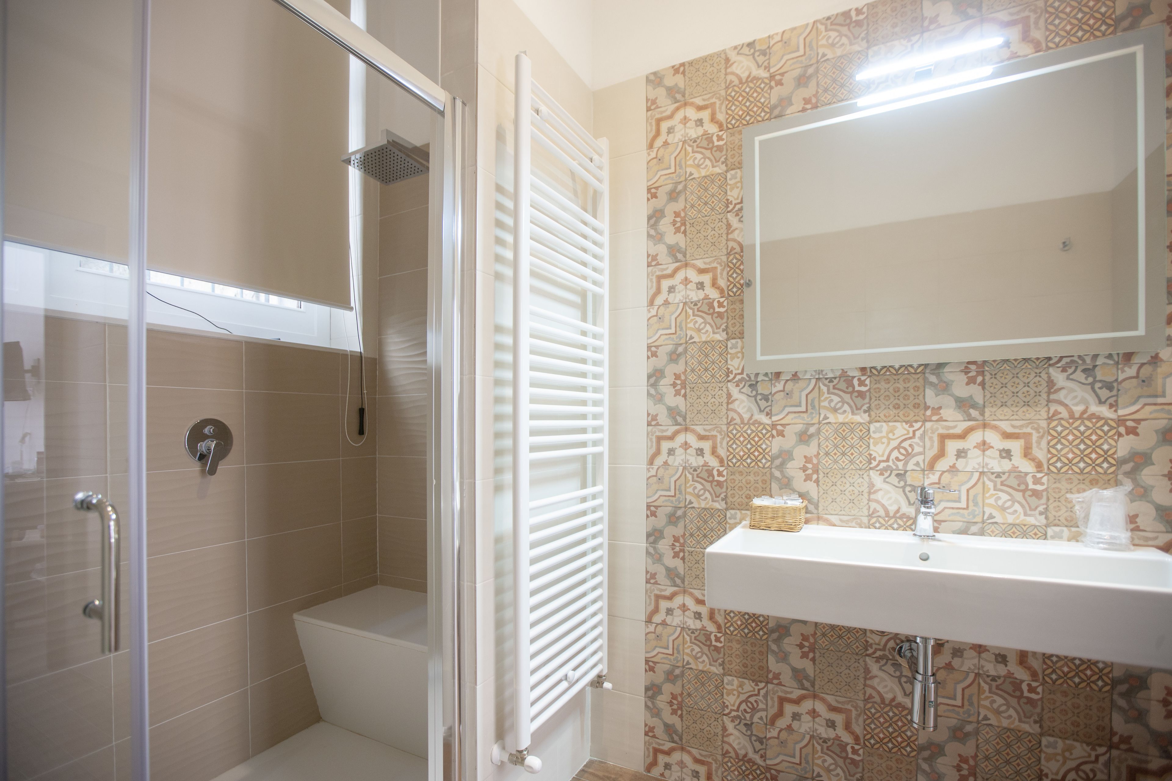 deluxe double room | down duvets, select comfort beds, minibar, desk