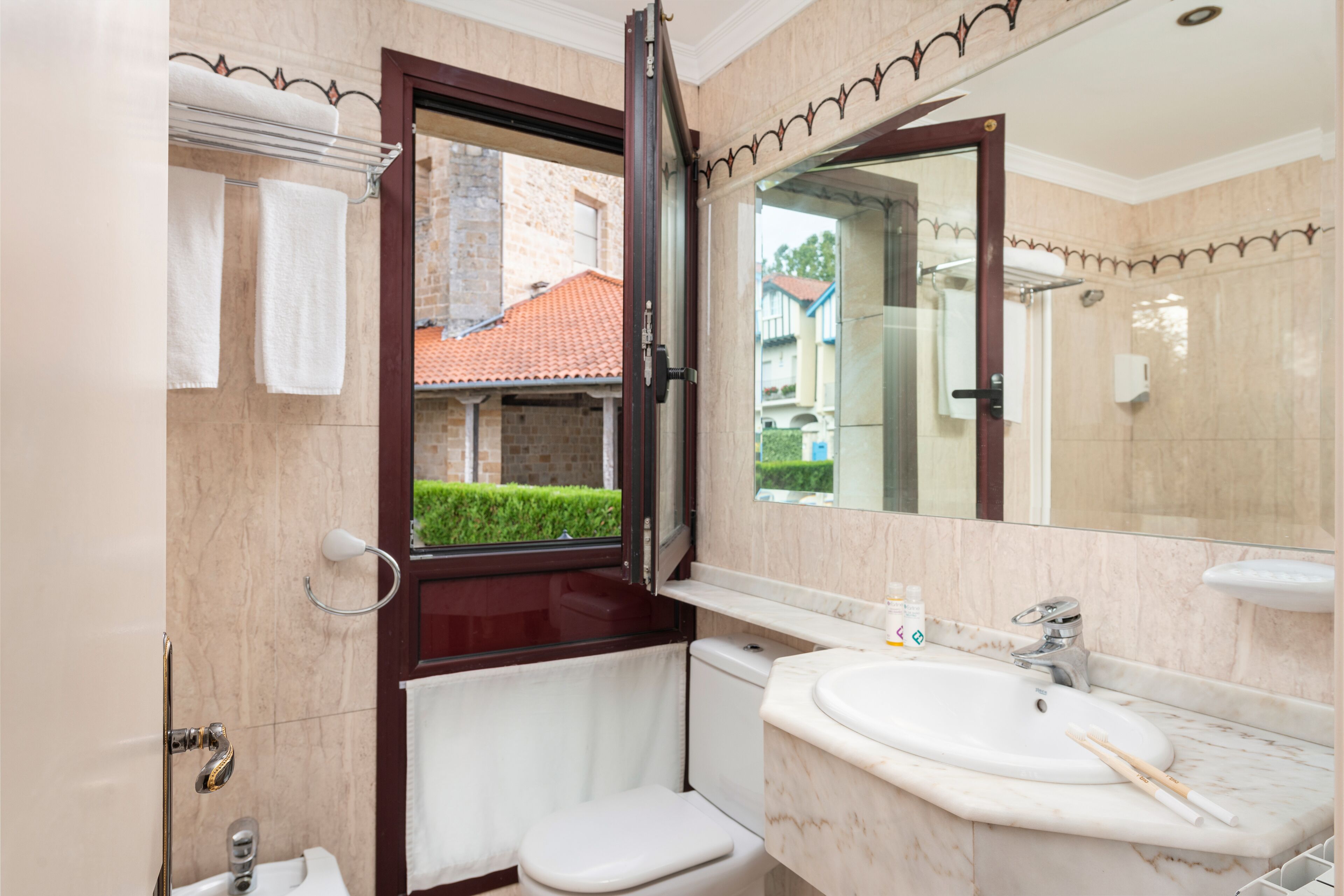 Foto - Hospedium Hotel Sky Blu Loiu