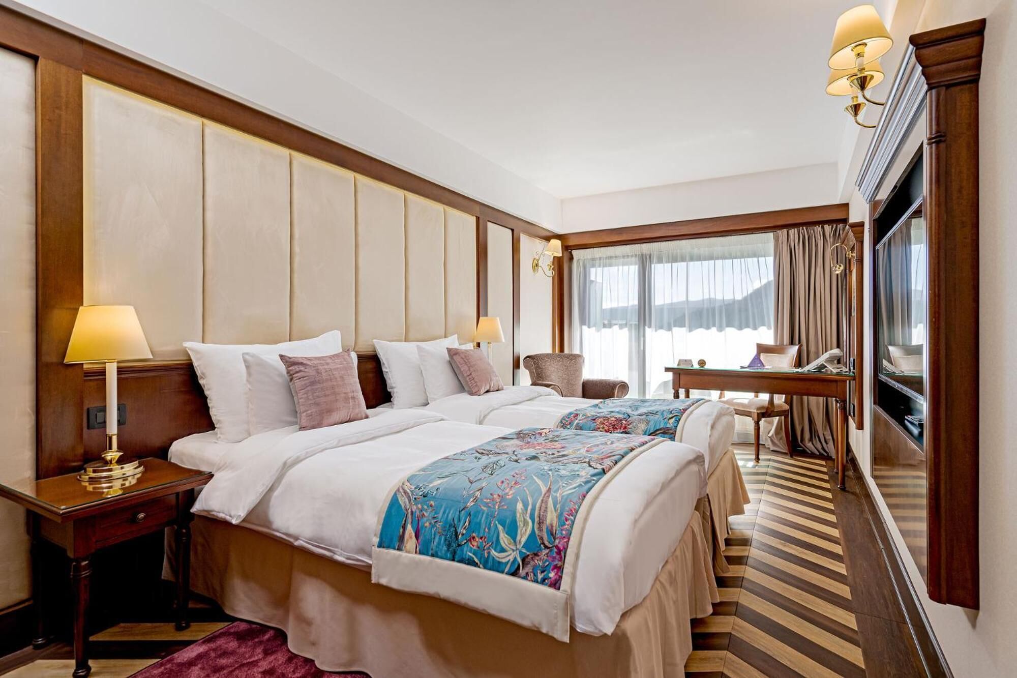 Premium bedding, wheelchair access