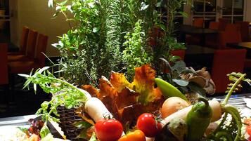 Breakfast, lunch and dinner served