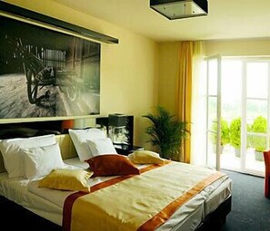 In-room safe, desk, soundproofing, free wired internet - Gotth'Art Wellness & Conference Hotel (Szentgotthard)
