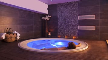 Couples treatment rooms, hot tub, steam room, Turkish bath