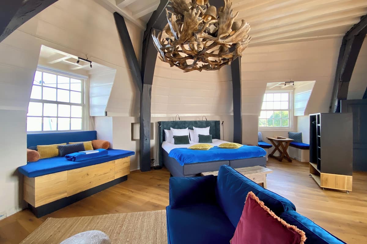 romantic tower suite, panorama view, second floor (room 1001, main building) | 1 bedroom, premium bedding, pillow-top beds, in-room safe