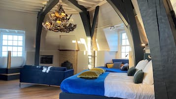 Romantic Tower Suite, Panorama view, Second Floor (Room 1001, main building) | 1 bedroom, premium bedding, pillowtop beds, in-room safe