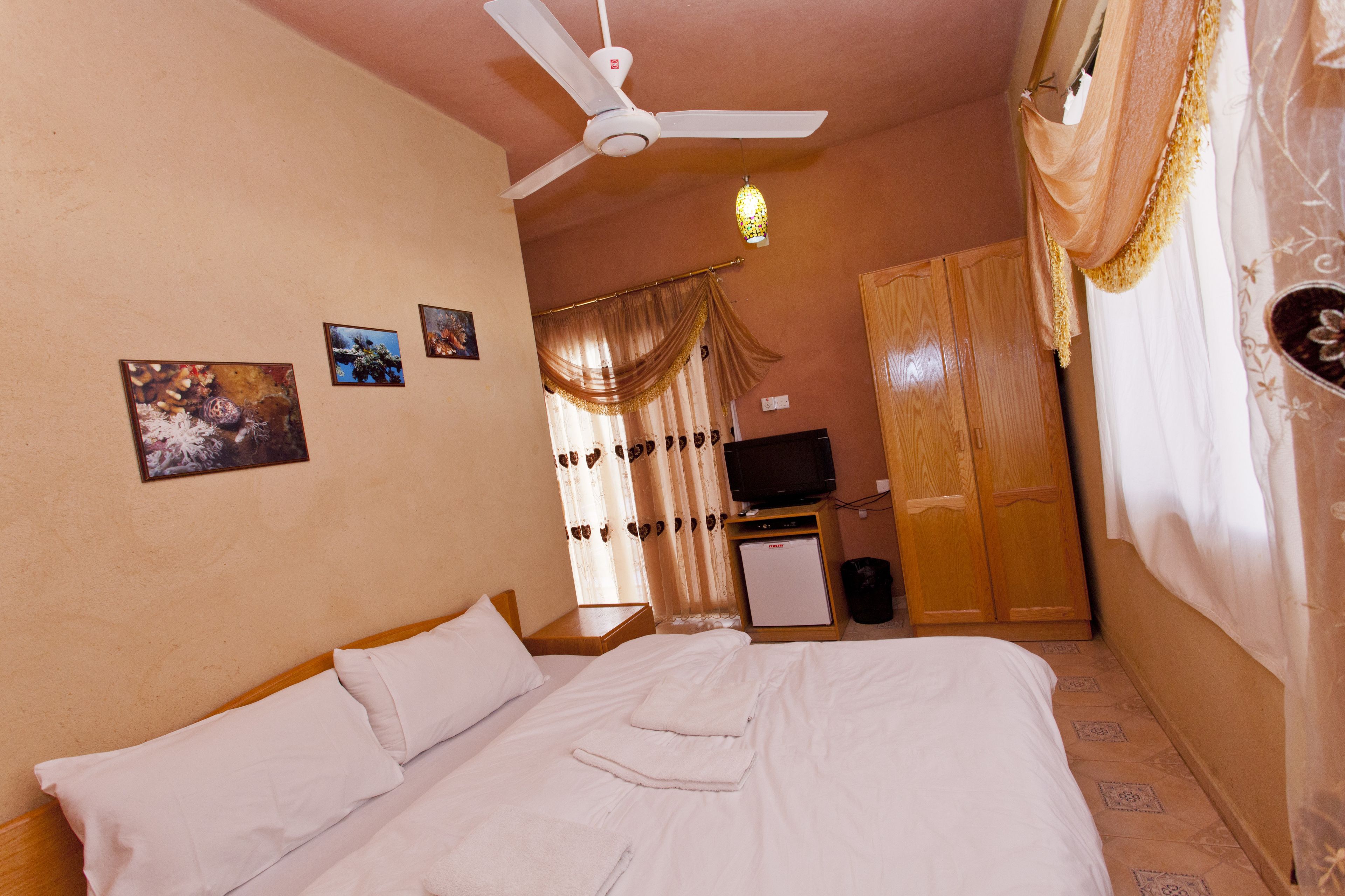 double room | desk, free wifi, bed sheets