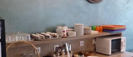 Frukostbuffé varje dag (EUR 7 per person)