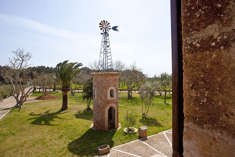 Agroturismo Es Quatre Cantons by null