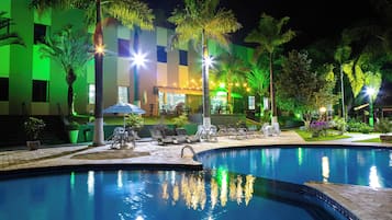 Outdoor pool, pool loungers