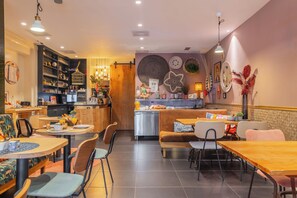 Kontinental frokost hver dag (mot et tillegg)