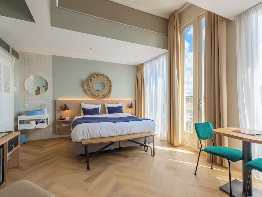 Deluxe Double Room | Individually decorated, iron/ironing board, free WiFi, bed sheets