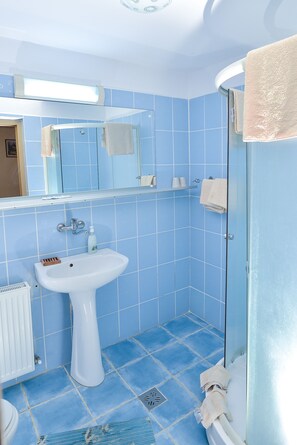 Double Room | Bathroom