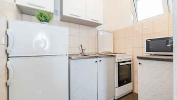Studio, Terrace (for 3 People) | Private kitchenette | Fridge, microwave, oven, stovetop