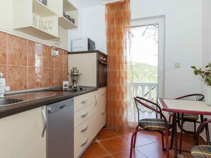 Standard Apartment, 2 Bedrooms, Terrace | Private kitchen | Fridge, microwave, oven, stovetop