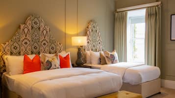 スーペリア トリプルルーム | エジプト綿のシーツ、高級寝具、デスク、遮光カーテン