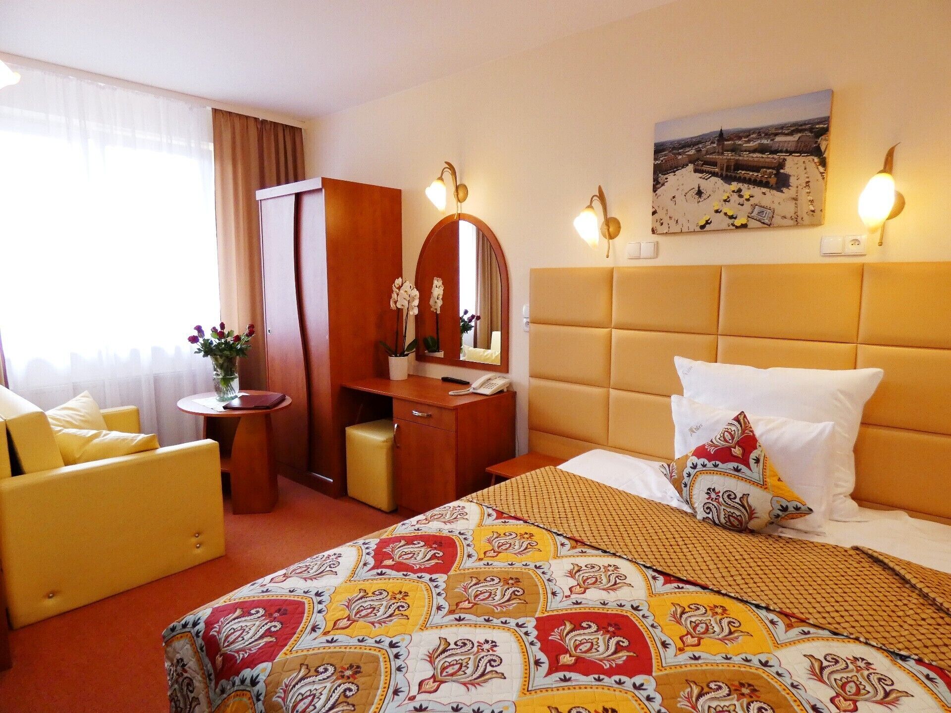 single room, kitchenette | hypo-allergenic bedding, in-room safe, desk, iron/ironing board