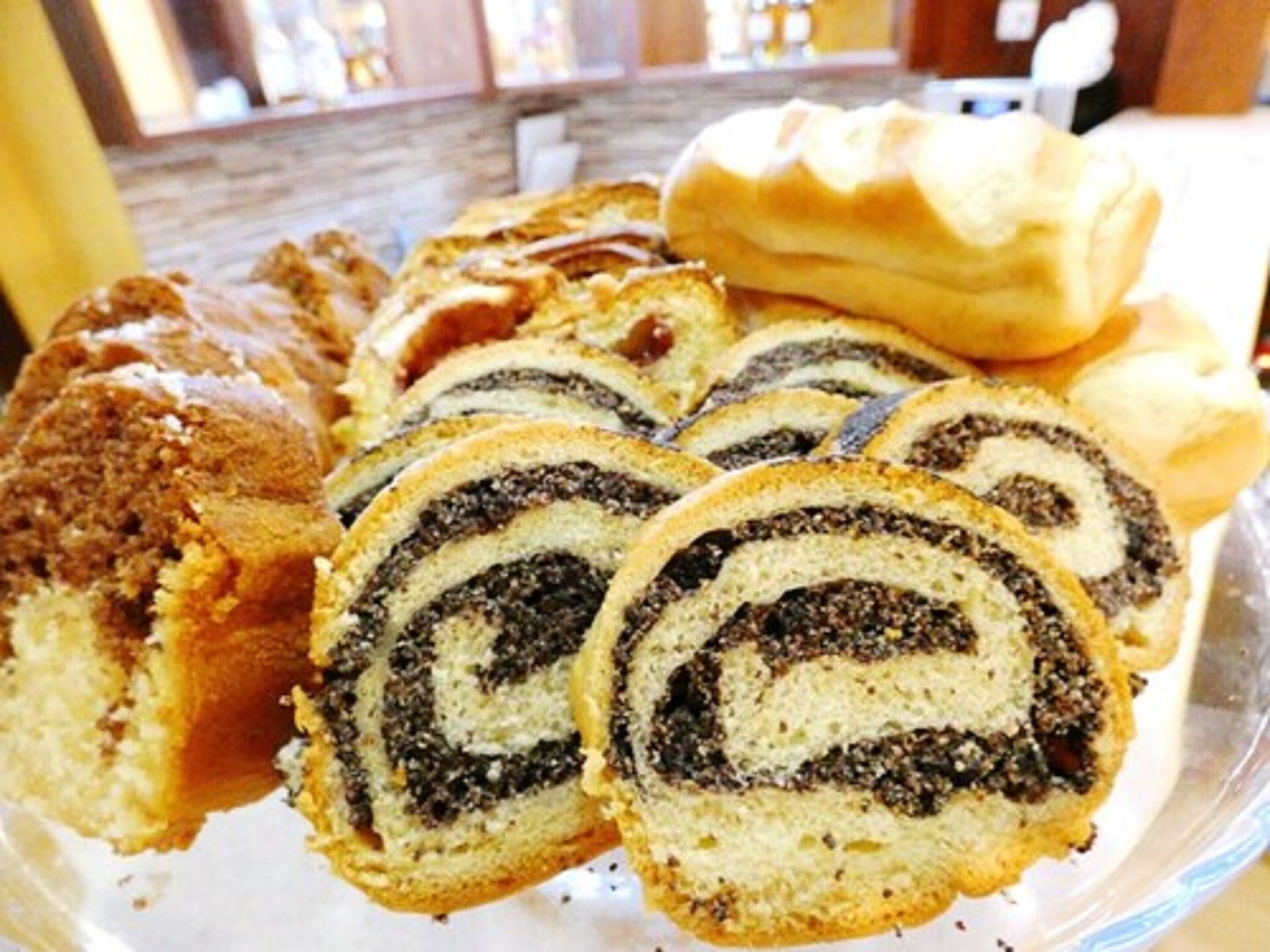 daily buffet breakfast (pln 48 per person)