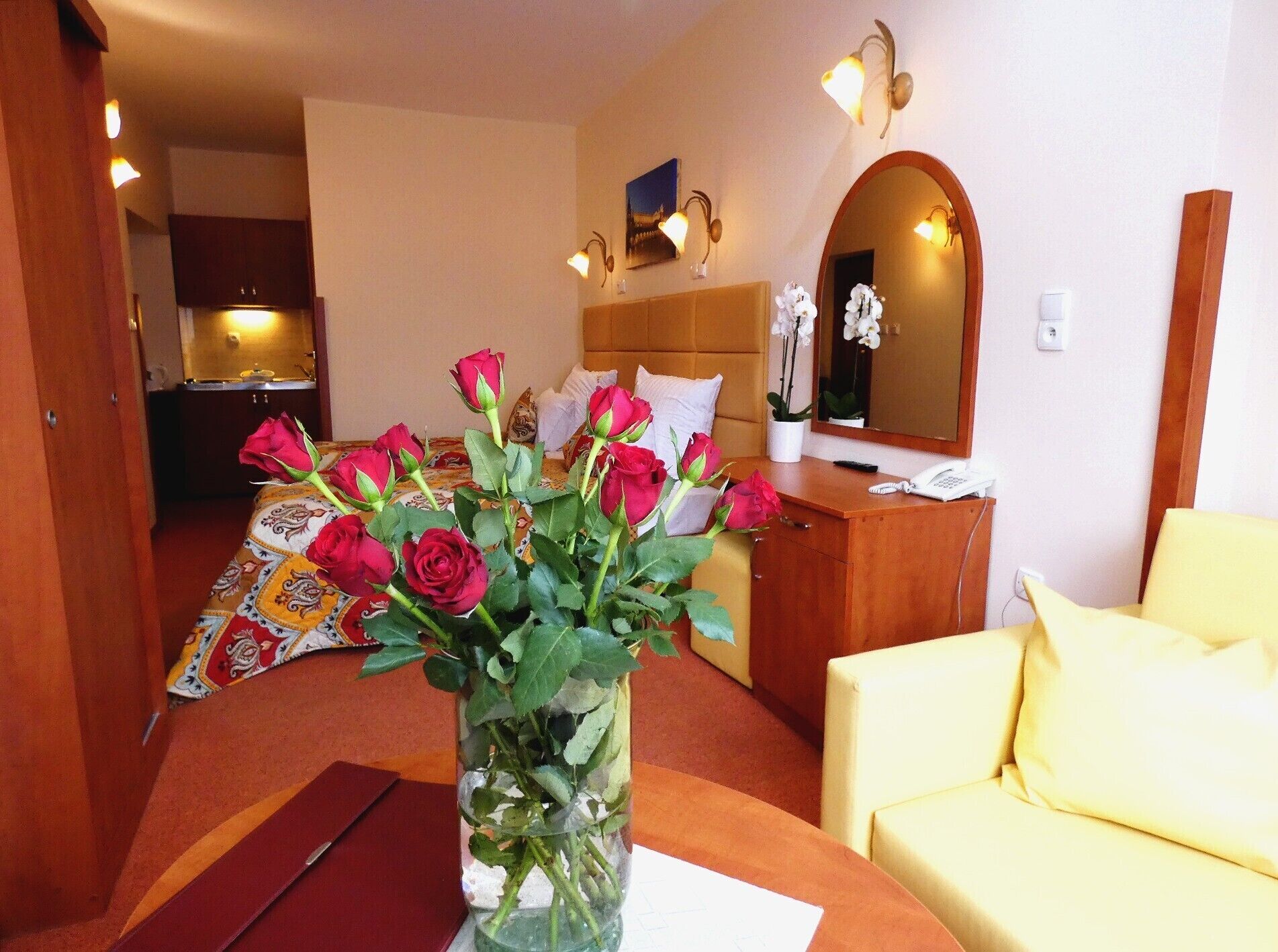 double or twin room, kitchenette | hypo-allergenic bedding, in-room safe, desk, iron/ironing board