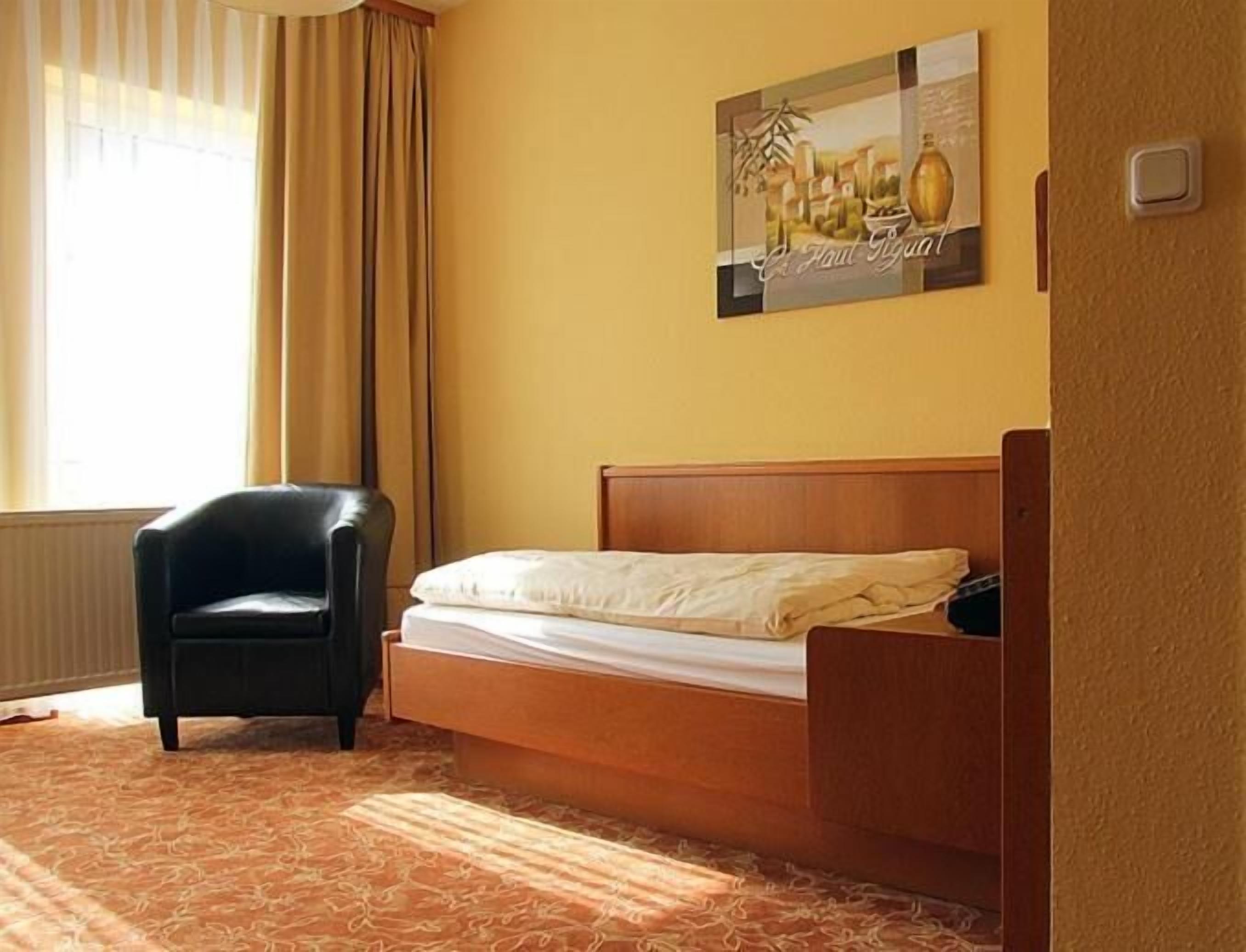 desk, blackout curtains, free cots/infant beds, rollaway beds