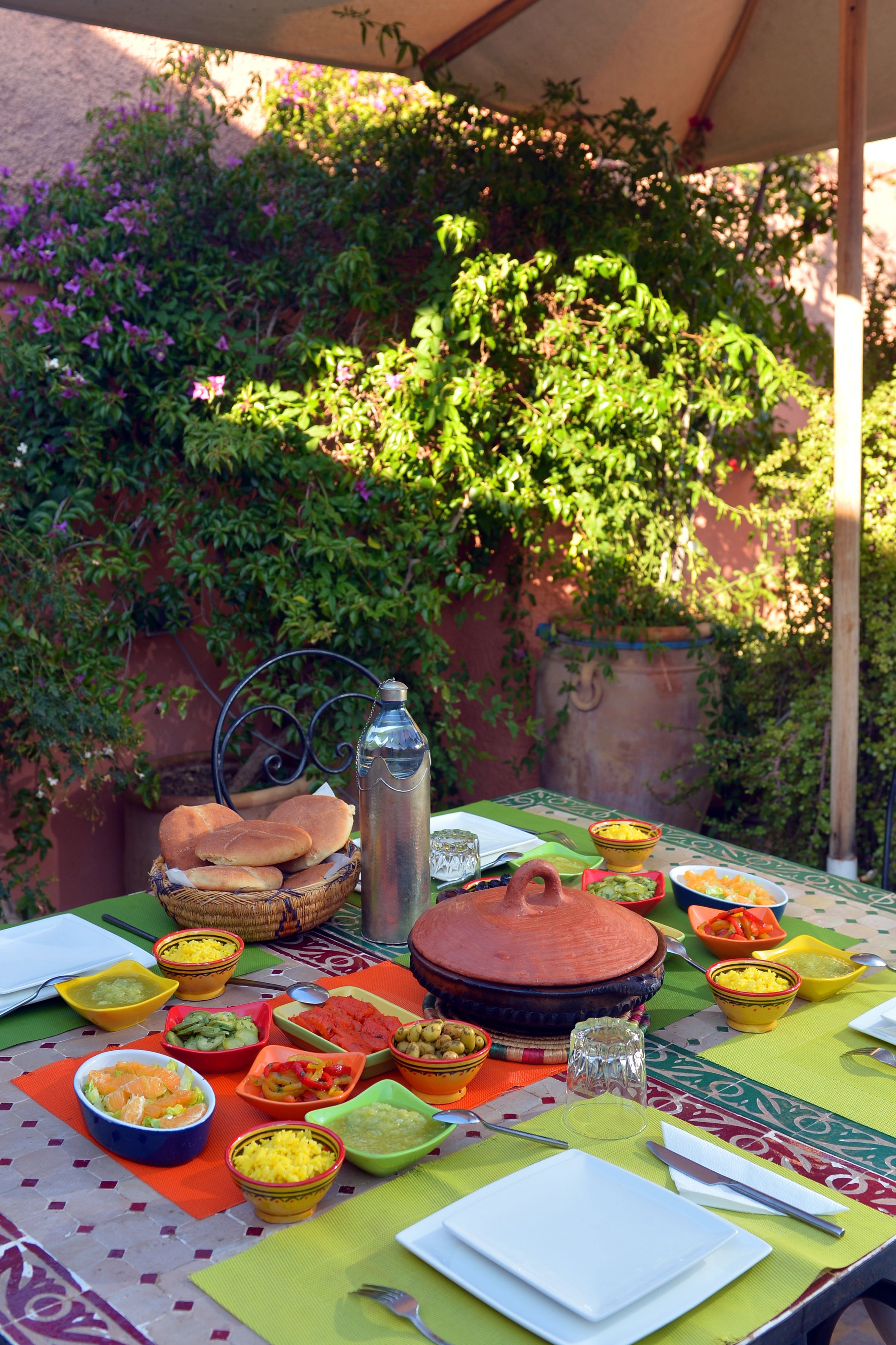 Se sirven desayunos, comidas y cenas 