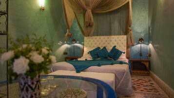 Panoramic-Dreibettzimmer, eigenes Bad, Poolblick (Chambre Essaouira)