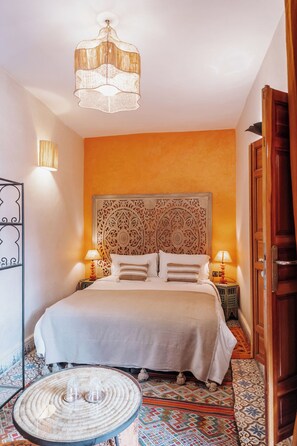 Habitación doble superior, baño privado (Chambre Zayane) | Ropa de cama de alta calidad, caja fuerte, tabla de planchar con plancha