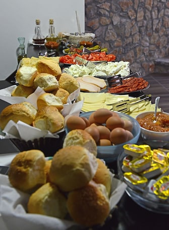 Desayuno buffet incluido todos los días . Villa & Winery Mal Sveti Kliment