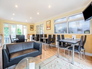 Phục vụ bữa sáng