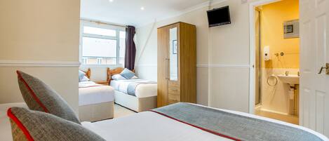 Iron/ironing board, free WiFi, bed sheets