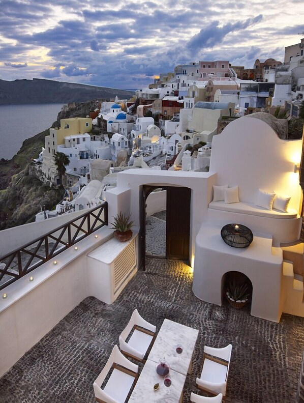 Suite (Captains) | Terrace/patio - 1864 The Sea Captain's House (Santorini)