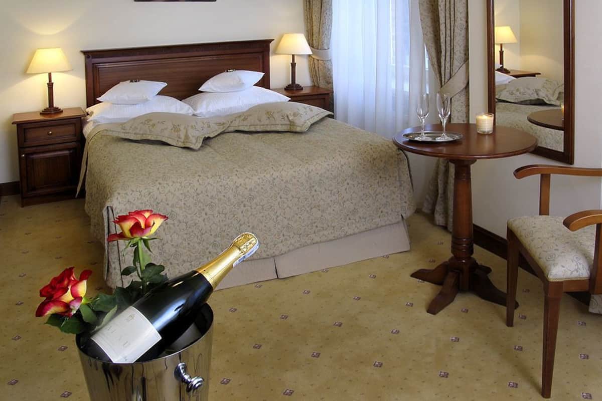 Standard-Doppel- oder -Zweibettzimmer